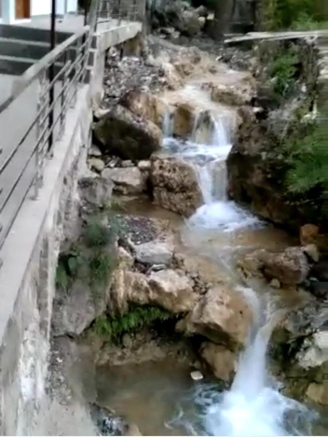 Hotel Studioz Sahastradhara Dehradun Dış mekan fotoğraf