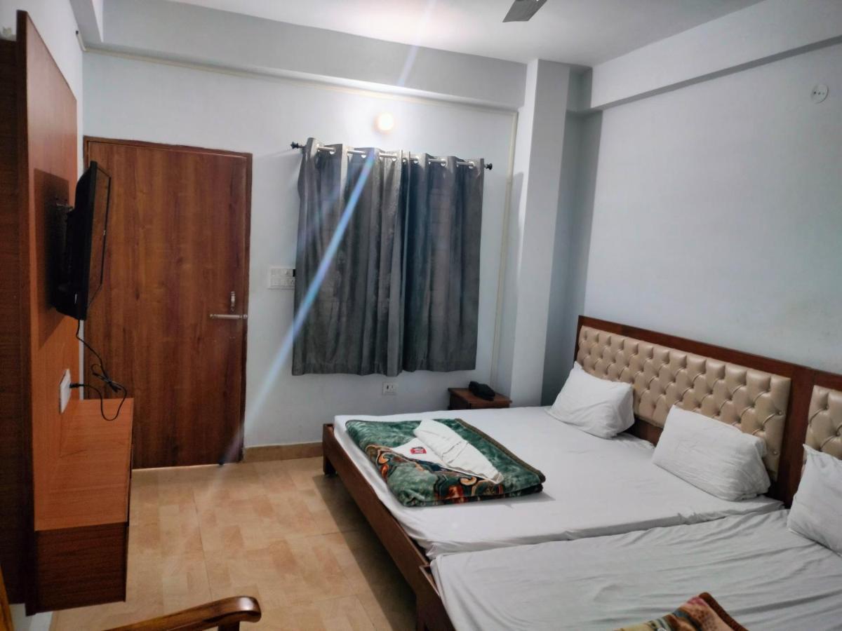 Hotel Studioz Sahastradhara Dehradun Dış mekan fotoğraf