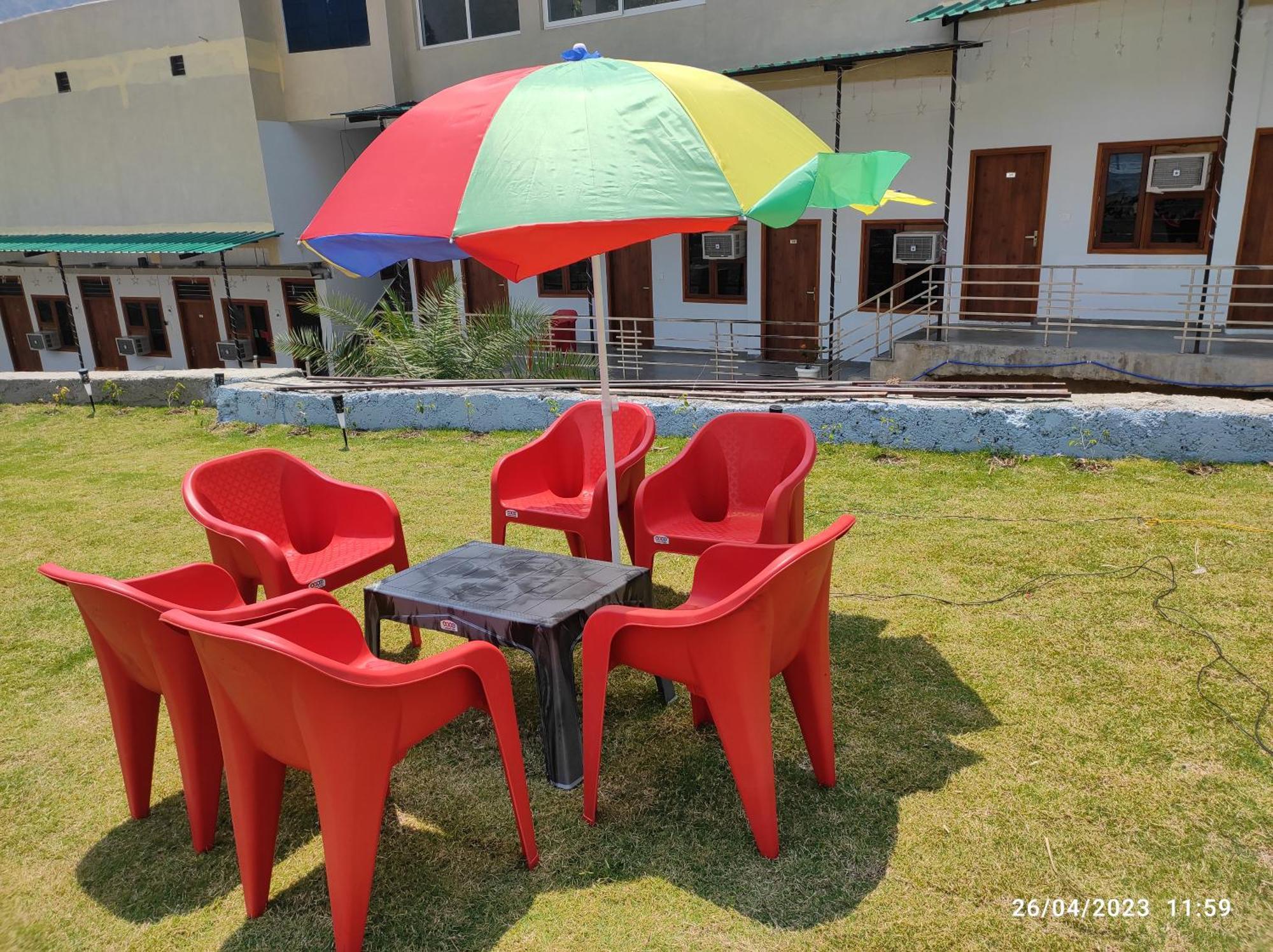 Hotel Studioz Sahastradhara Dehradun Dış mekan fotoğraf