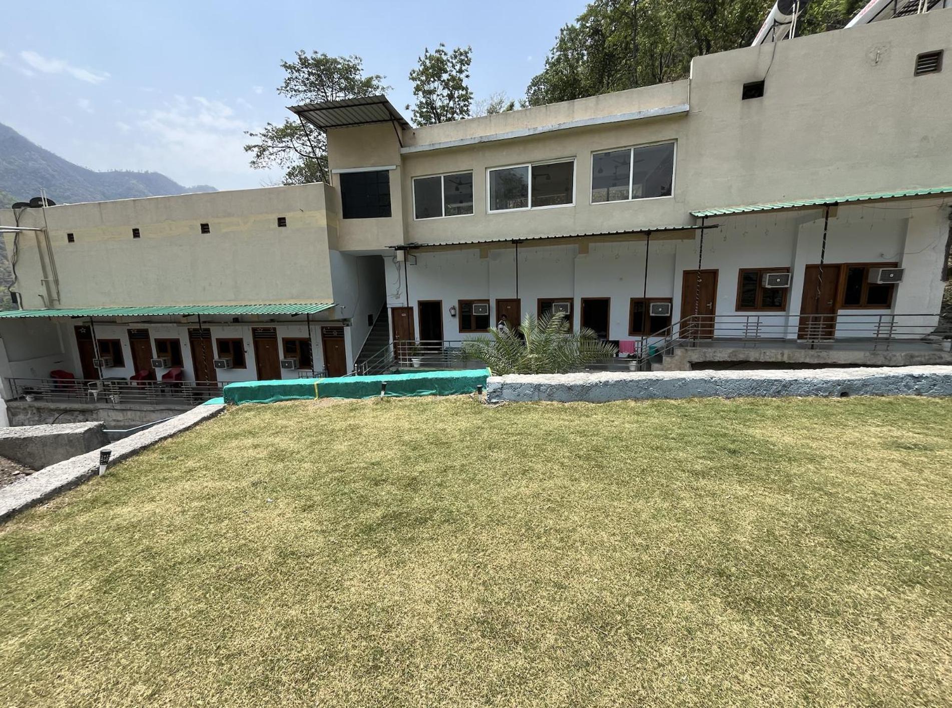Hotel Studioz Sahastradhara Dehradun Dış mekan fotoğraf